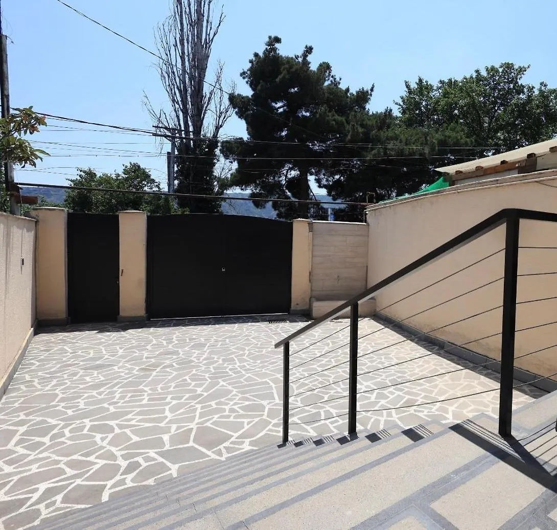 Modern 3-Story Private House Apartman Tbiliszi