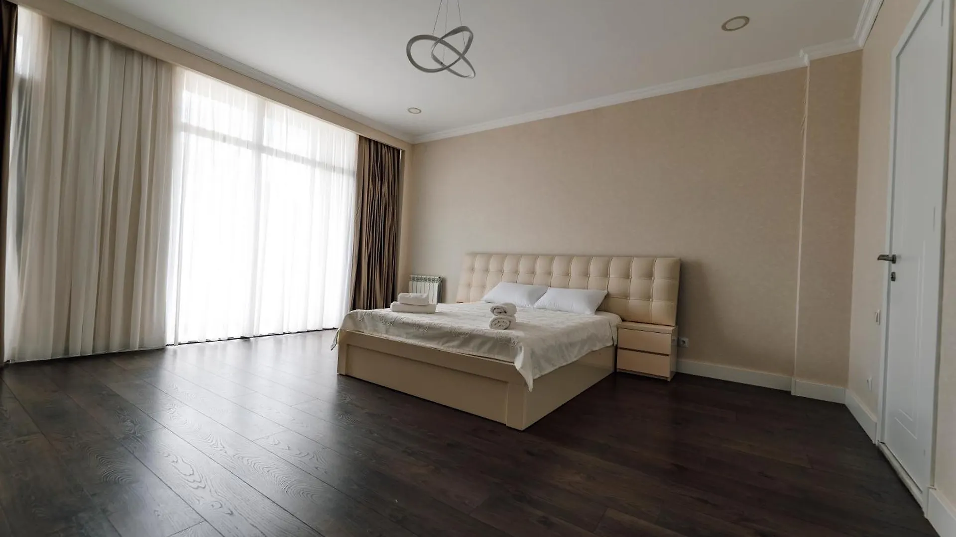Modern 3-Story Private House Apartman Tbiliszi Grúzia