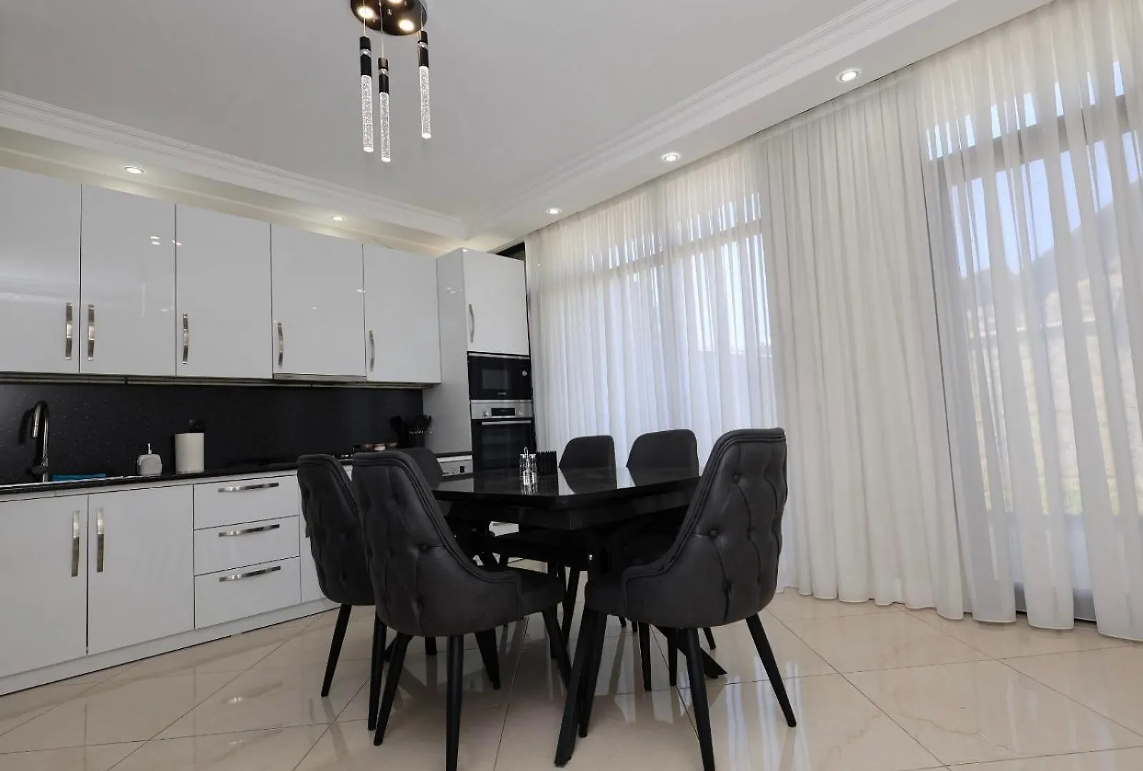 Modern 3-Story Private House Apartman Tbiliszi