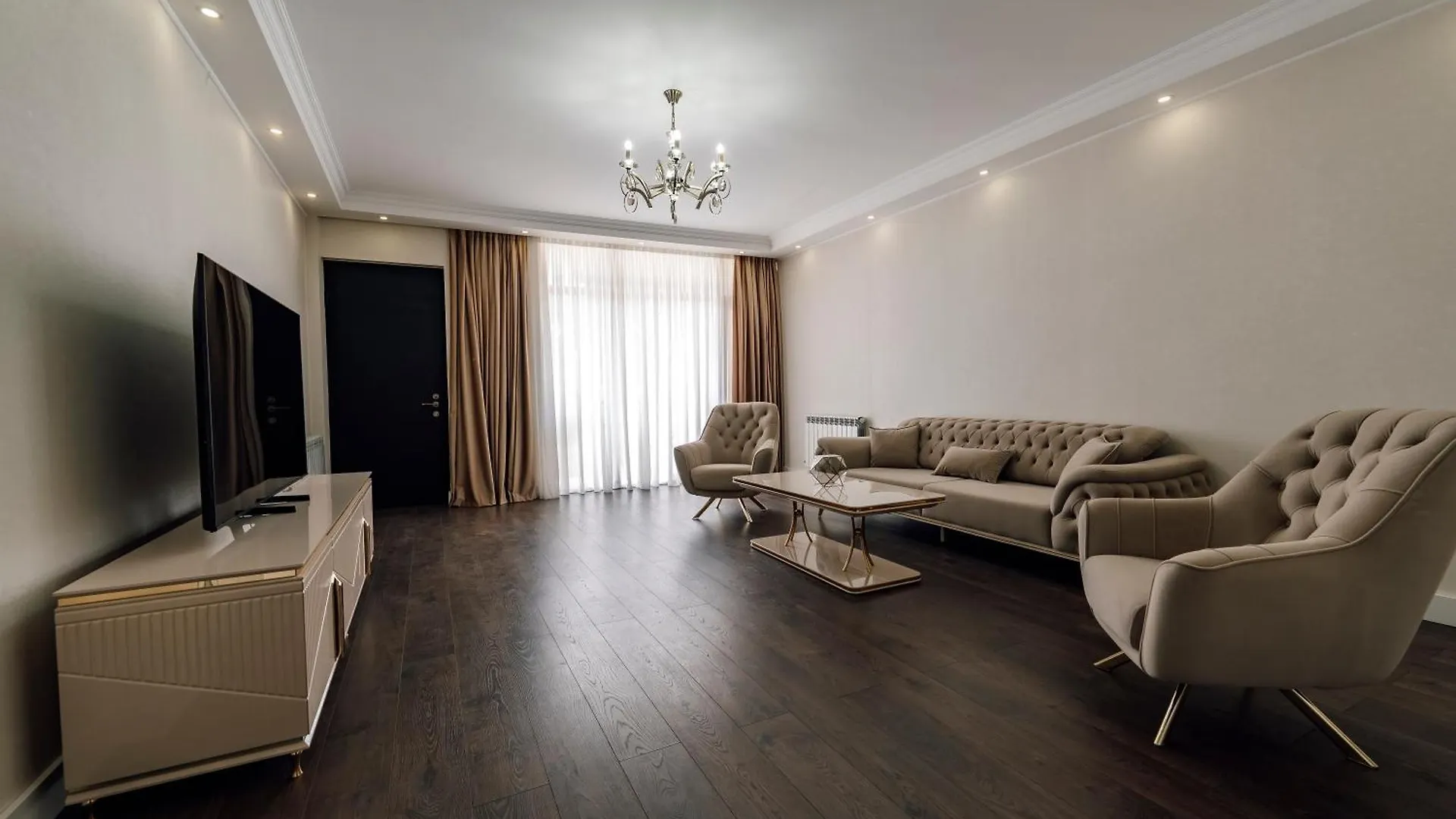 Modern 3-Story Private House Apartman Tbiliszi